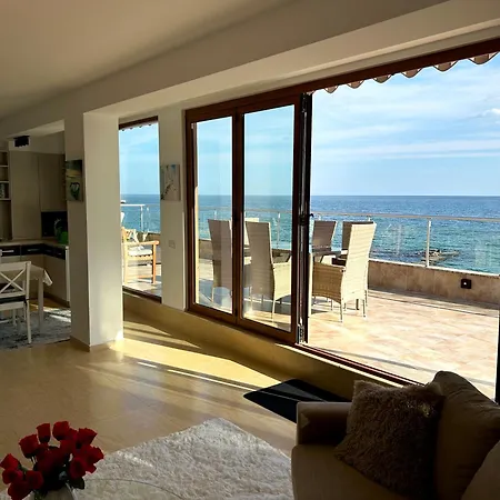 Princess View Penthouse Apartment *